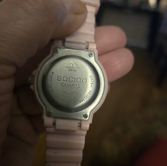 Chic Pink Watch with Silver Details - Picture 6 of 7